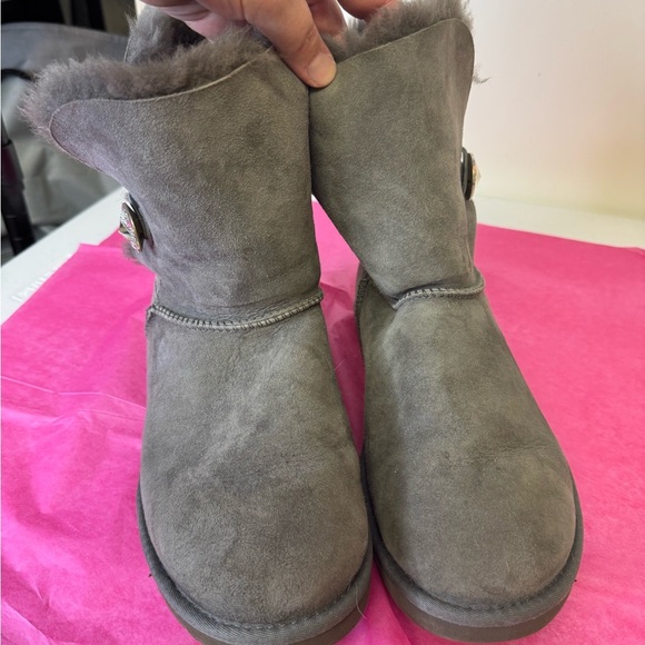 UGG Gray Boots with fur with bling gem button and bling back “Ugg” logo - Picture 2 of 9